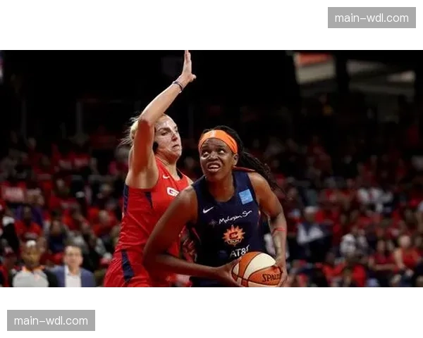 消息人士透露，后卫蒂安娜·霍金斯以一年合同重返华盛顿神秘人