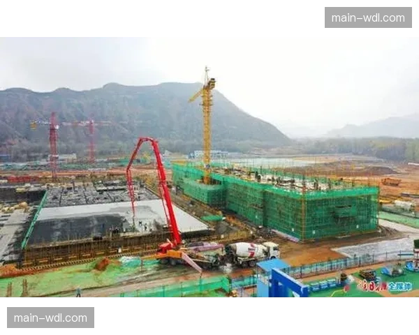 里昂新训练基地主体工程竣工,预计将于今年夏季投入使用 里昂新训练基地主体工程竣工,预计将于今年夏季投入使用