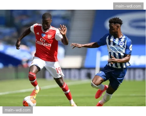 战术对比:阿尔特塔的控球体系与莫耶斯的防反哲学 战术对比:阿尔特塔的控球体系与莫耶斯的防反哲学