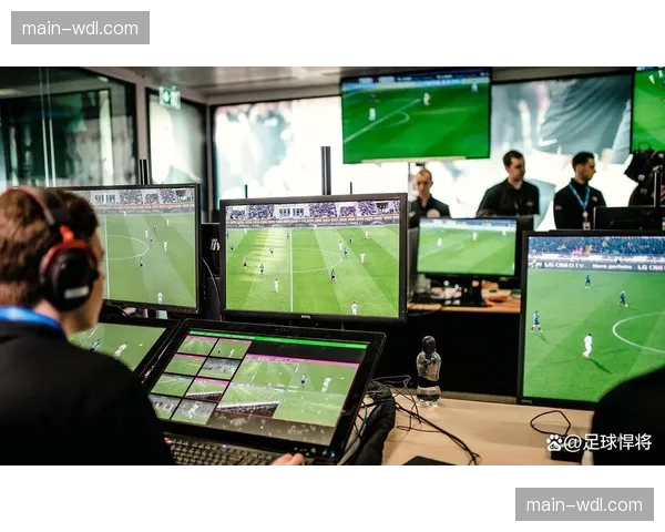 技术花絮：英超比赛中首次测试“半自动越位”系统，回传速度显著提升